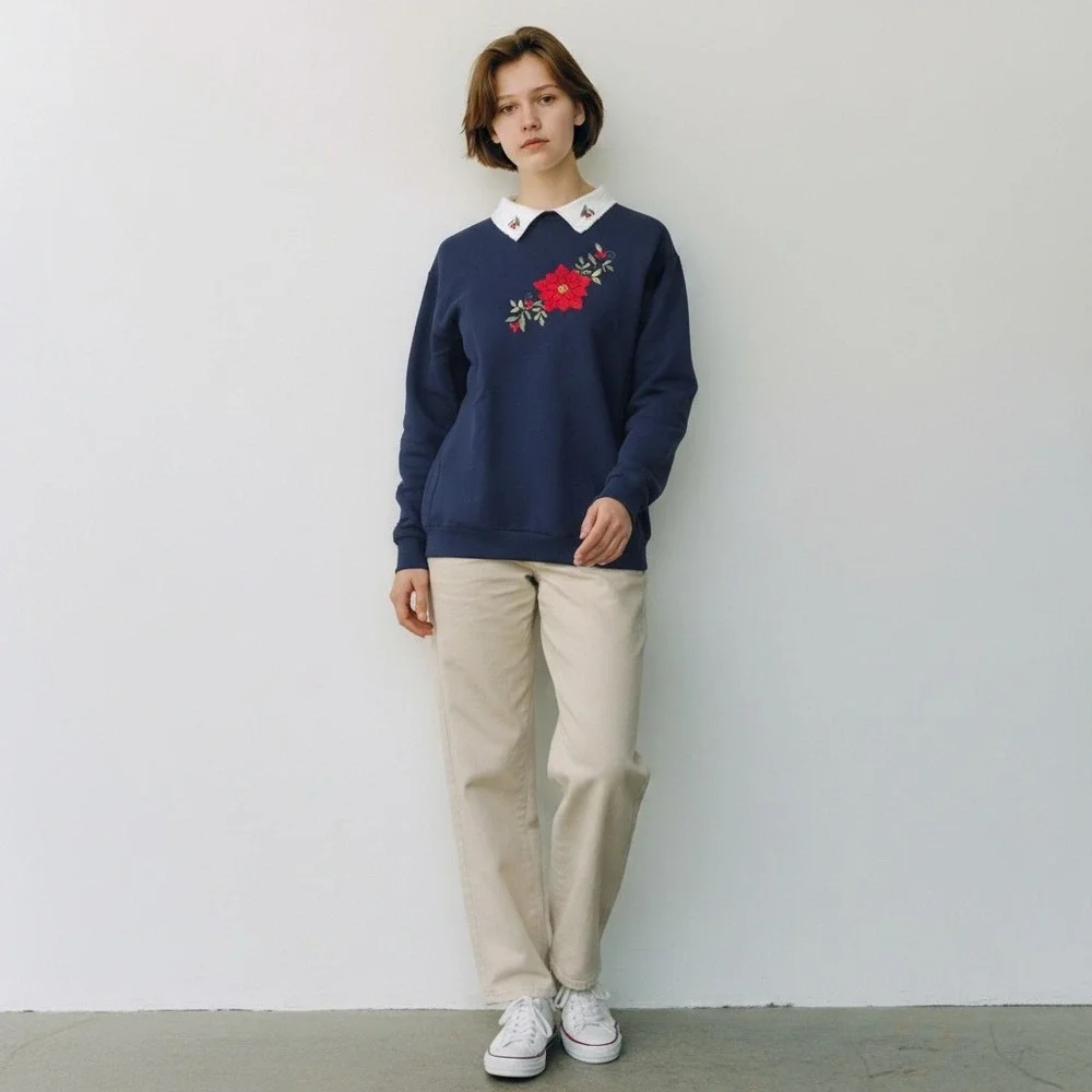 Navy Blue Embroidered‎ Poinsettia Flower Collar Sweatshirt. SZ Medium. Holiday.